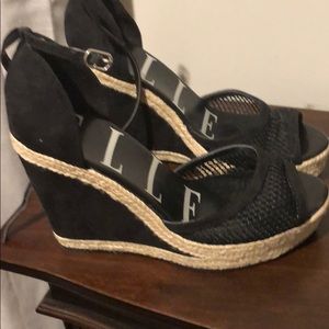 Elle Wedges